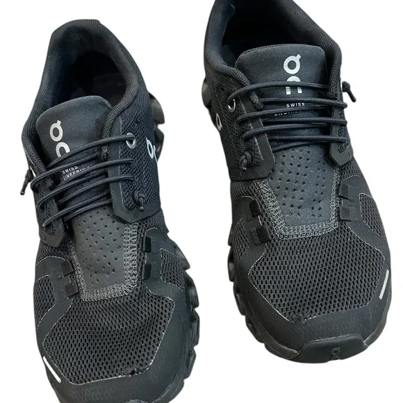 On Running Women's Black Trail Sneakers - Picture 5 of 7